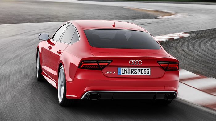 Στο 4λιτρο twin-turbo V8 TFSI μοτέρ του RS7 απενεργοποιούνται οι κύλινδροί του, γεγονός που μεταφράζεται σε κατανάλωση 9,5 λτ./100 χλμ. και εκπομπές C